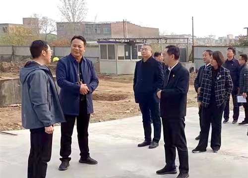 汝州市領(lǐng)導組蒞臨怯莊棚改項目部視察指導工作
