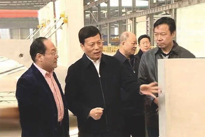 河南省委書記、省人大常委會主任謝伏瞻參觀調(diào)研